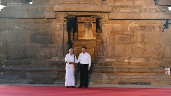 The Prime Minister, Shri Narendra Modi and the President of the Peoples Republic of China, Mr. Xi Jinping visiting the Shore Temple Monuments, in Mamallapuram, Tamil Nadu on October 11, 2019